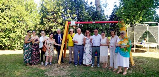 Festeggiato la consegna/inaugurazione di una nuova gioco struttura